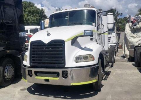 Cabezote Mack Pinnacle CXU613600 2008